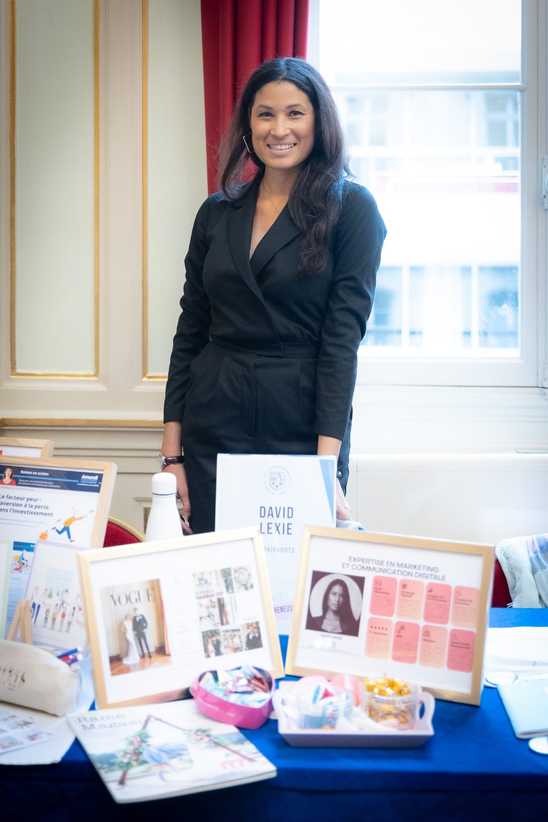 Lexie David sur son stand au Salon des entrepreneuses du 16e à Paris